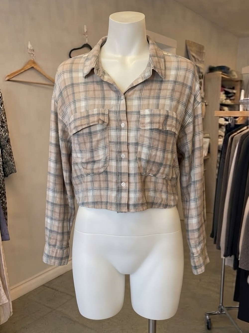 Abercrombie & Fitch Cropped Plaid Button Up Flannel Shirt Tan Cream Neutral M